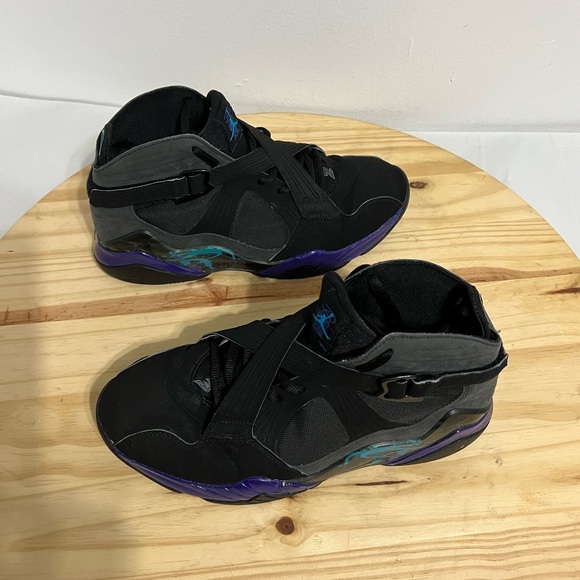 J O R D A N - Picture 2 of 15